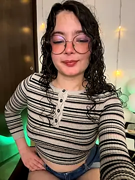 Snapshot of Antoniart_ chatting on October 8, 2025, 2:57 am Antoniart online show from October 8, 2025, 2:57 am