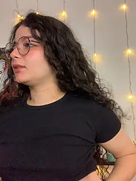 Snapshot of Antoniart_ chatting on February 10, 2025, 1:46 am Antoniart online show from February 10, 2025, 1:46 am