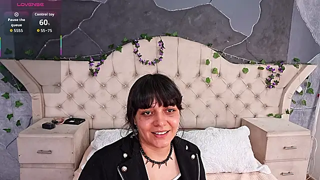 Snapshot of AmberGreyy_ chatting on February 23, 2026, 5:02 pm AmberGreyy online show from February 23, 2026, 5:02 pm