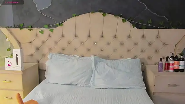 Snapshot of AmberGreyy_ chatting on January 16, 2026, 6:01 pm AmberGreyy online show from January 16, 2026, 6:01 pm