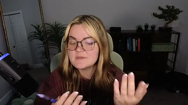 rodeobrii online show from September 17, 2025, 3:08 am