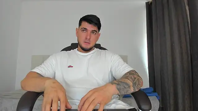 Snapshot of Teilor_Creed chatting on November 30, 2025, 7:14 pm Teilor Creed online show from November 30, 2025, 7:14 pm