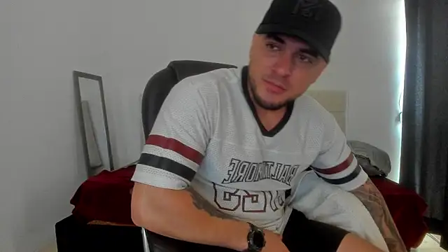 Snapshot of Teilor_Creed chatting on October 28, 2025, 7:35 pm Teilor Creed online show from October 28, 2025, 7:35 pm