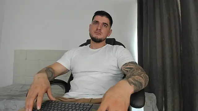 Snapshot of Teilor_Creed chatting on November 28, 2025, 7:47 pm Teilor Creed online show from November 28, 2025, 7:47 pm