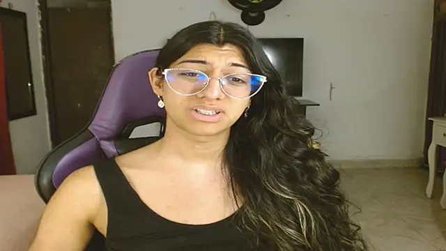 engielphoenis14 online show from February 7, 2026, 11:35 pm