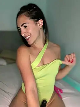Snapshot of alessandra-a chatting on February 21, 2025, 3:23 am alessandra-a online show from February 21, 2025, 3:23 am