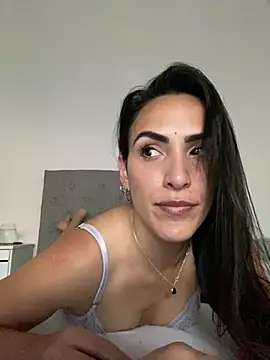 Snapshot of alessandra-a chatting on February 27, 2025, 8:42 pm alessandra-a online show from February 27, 2025, 8:42 pm