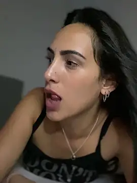 Snapshot of alessandra-a chatting on February 23, 2025, 10:20 pm alessandra-a online show from February 23, 2025, 10:20 pm