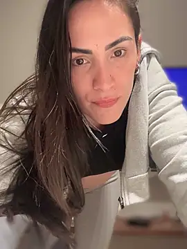 Snapshot of alessandra-a chatting on September 13, 2025, 10:54 pm alessandra-a online show from September 13, 2025, 10:54 pm