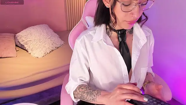  Victoria     online show from December 1, 2025, 8:42 pm