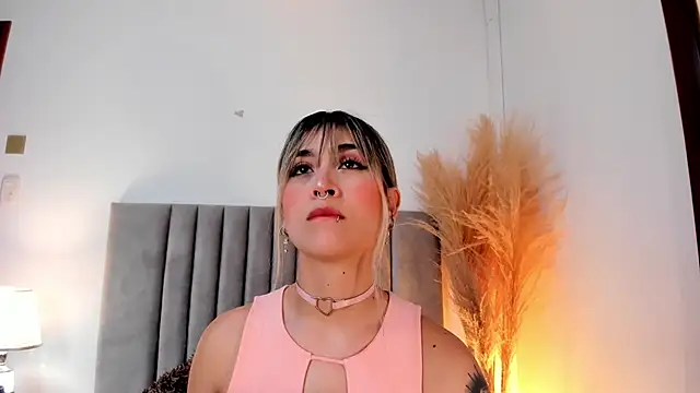 Snapshot of LucyJhonnsonn chatting on March 11, 2025, 3:25 am LucyJhonnsonn online show from March 11, 2025, 3:25 am
