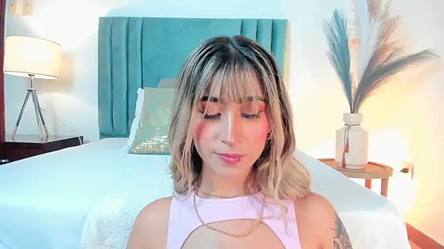 Snapshot of LucyJhonnsonn chatting on January 30, 2025, 12:50 am LucyJhonnsonn online show from January 30, 2025, 12:50 am