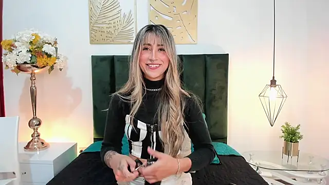 Snapshot of LucyJhonnsonn chatting on January 24, 2025, 12:52 am LucyJhonnsonn online show from January 24, 2025, 12:52 am