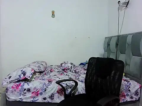 Snapshot of singlemom4 chatting on October 14, 2025, 6:08 pm singlemom4 online show from October 14, 2025, 6:08 pm