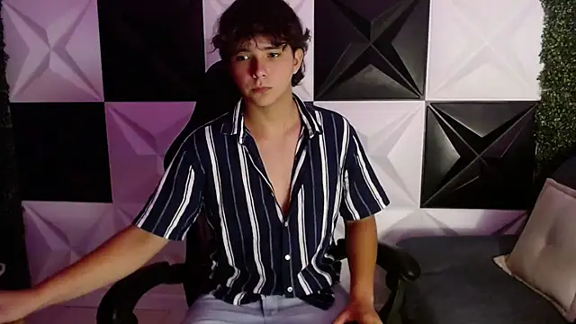 Snapshot of Dani_cumboy chatting on January 20, 2025, 2:53 am Dani cumboy online show from January 20, 2025, 2:53 am