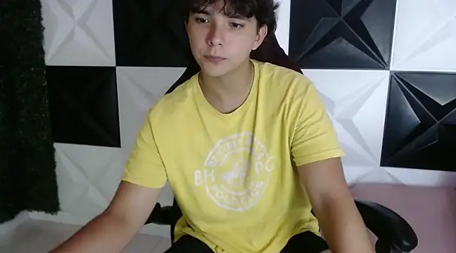 Snapshot of Dani_cumboy chatting on December 31, 2024, 3:55 am Dani cumboy online show from December 31, 2024, 3:55 am