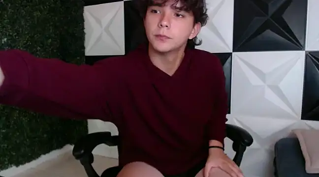 Snapshot of Dani_cumboy chatting on December 28, 2024, 11:16 pm Dani cumboy online show from December 28, 2024, 11:16 pm