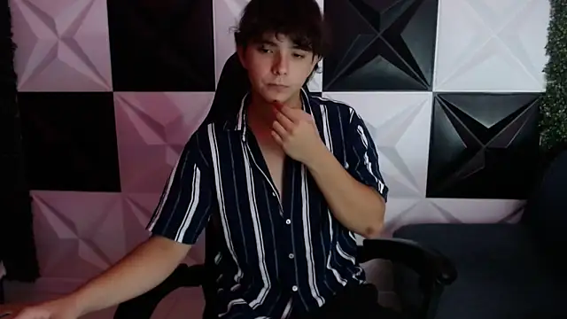 Snapshot of Dani_cumboy chatting on January 22, 2025, 3:09 am Dani cumboy online show from January 22, 2025, 3:09 am