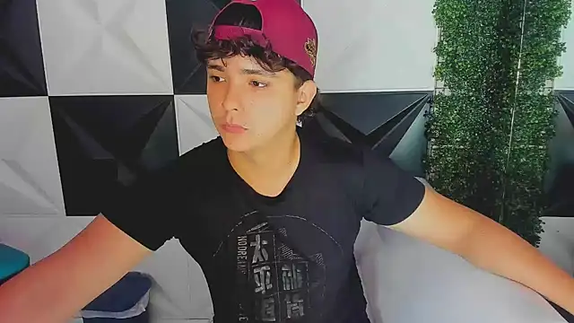 Dani cumboy online show from October 17, 2025, 2:19 pm