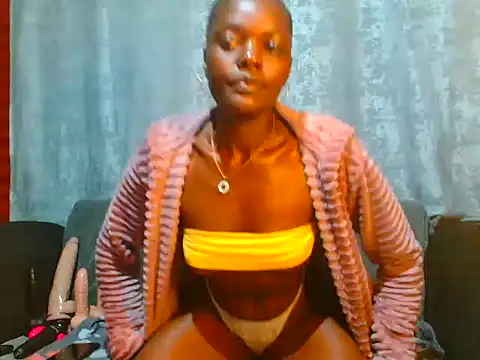 VANESAAMBER23 online show from November 7, 2025, 10:24 pm