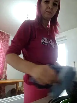 Snapshot of Evadesirex46 chatting on December 21, 2025, 10:28 am Evadesirex46 online show from December 21, 2025, 10:28 am