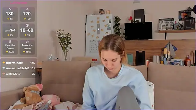 Snapshot of Girl_alone_home chatting on November 2, 2025, 5:07 pm Girl alone home online show from November 2, 2025, 5:07 pm