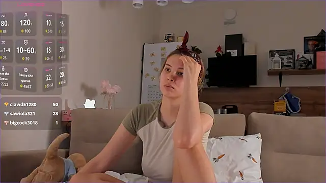 Snapshot of Girl_alone_home chatting on November 9, 2025, 5:17 pm Girl alone home online show from November 9, 2025, 5:17 pm