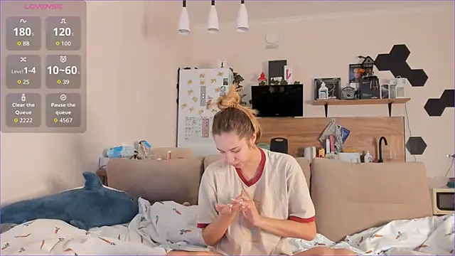 Snapshot of Girl_alone_home chatting on September 26, 2025, 3:35 am Girl alone home online show from September 26, 2025, 3:35 am