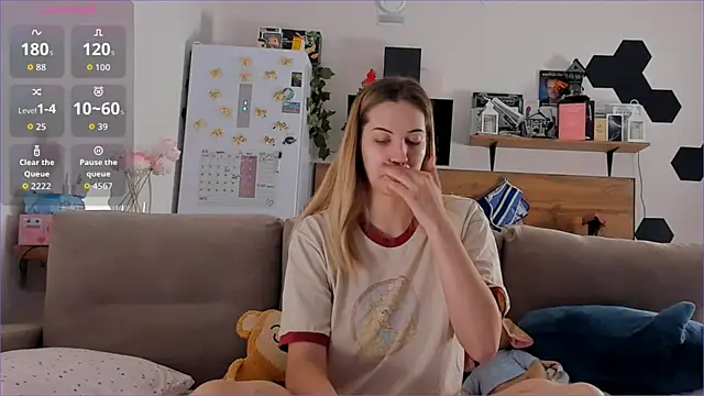 Snapshot of Girl_alone_home chatting on November 27, 2025, 3:51 am Girl alone home online show from November 27, 2025, 3:51 am