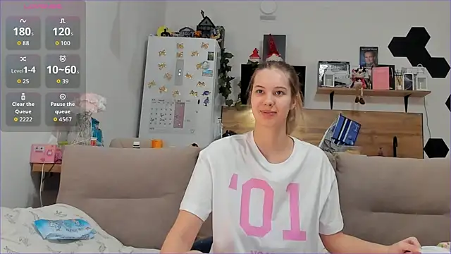 Snapshot of Girl_alone_home chatting on January 8, 2026, 3:45 am Girl alone home online show from January 8, 2026, 3:45 am