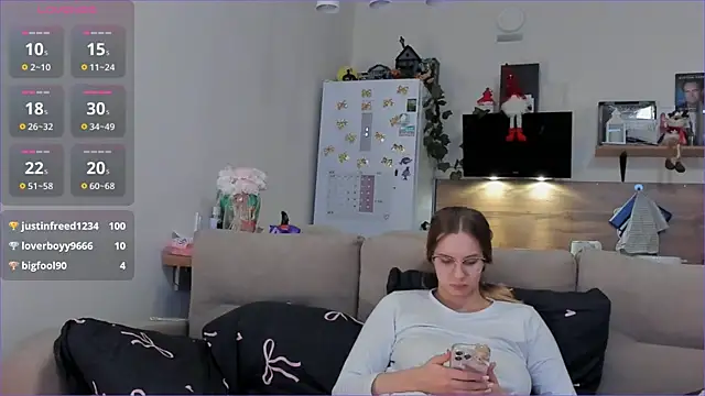 Snapshot of Girl_alone_home chatting on February 7, 2026, 4:20 am Girl alone home online show from February 7, 2026, 4:20 am