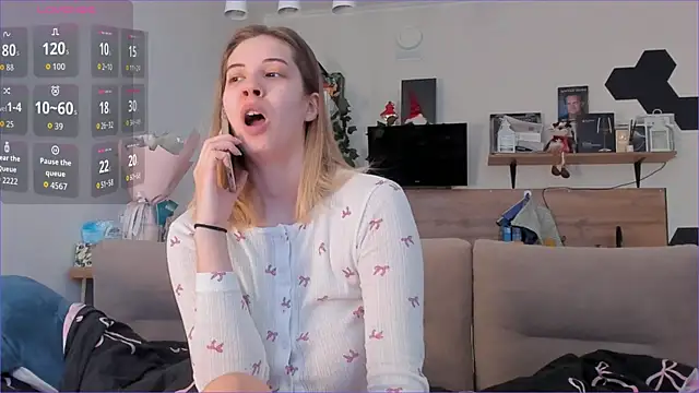 Snapshot of Girl_alone_home chatting on March 26, 2026, 3:49 am Girl alone home online show from March 26, 2026, 3:49 am