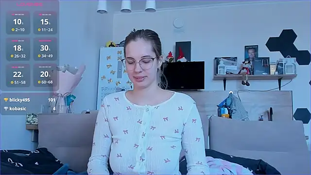 Snapshot of Girl_alone_home chatting on March 27, 2026, 8:26 am Girl alone home online show from March 27, 2026, 8:26 am