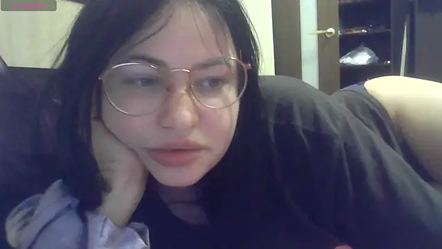 German Eva online show from November 4, 2025, 8:01 pm