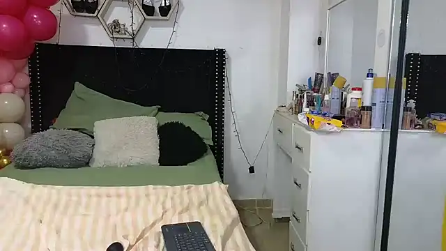 Snapshot of charlotte_077 chatting on February 17, 2026, 3:15 am charlotte 077 online show from February 17, 2026, 3:15 am