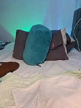 Snapshot of BrittanyDiaz chatting on March 3, 2025, 9:05 pm BrittanyDiaz online show from March 3, 2025, 9:05 pm