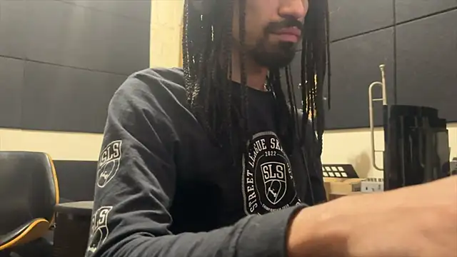 hotcamboy420 online show from November 19, 2025, 5:07 am