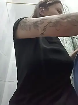 karlamorris  online show from November 14, 2025, 11:25 am