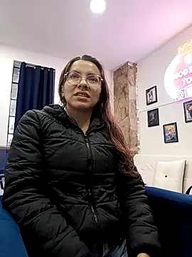 karlamorris  online show from September 26, 2025, 1:29 pm