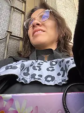 Snapshot of karlamorris_ chatting on April 9, 2026, 1:06 pm karlamorris online show from April 9, 2026, 1:06 pm