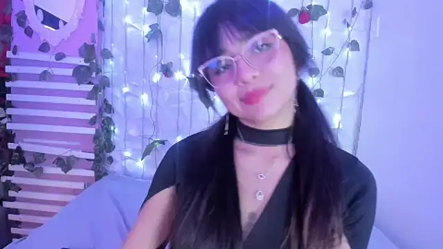 Snapshot of Sophy_SmileSweet chatting on January 31, 2025, 6:03 pm Sophy SmileSweet online show from January 31, 2025, 6:03 pm