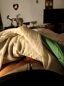 Snapshot of italovene chatting on November 7, 2025, 12:48 am italovene online show from November 7, 2025, 12:48 am