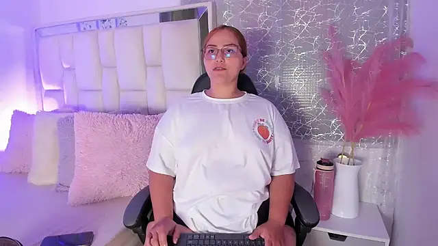 LeahxBarker online show from June 30, 2026, 3:39 am