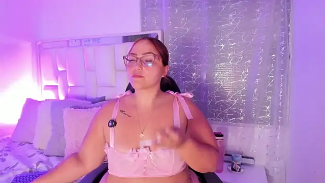 LeahxBarker online show from April 14, 2026, 1:43 am