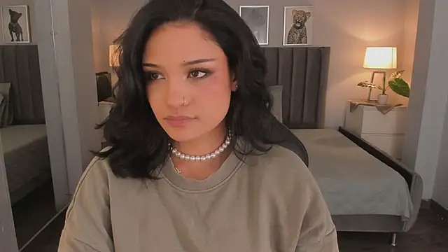 renee shelby  online show from September 11, 2025, 9:04 pm