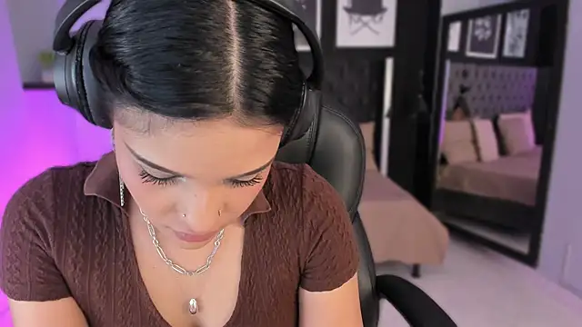 renee shelby  online show from March 14, 2026, 8:26 pm