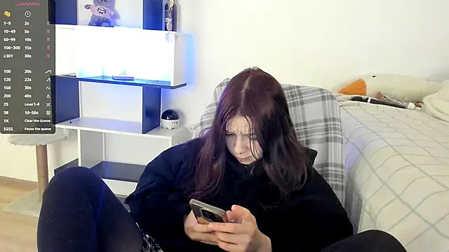 crystal lilith online show from March 18, 2025, 8:05 pm