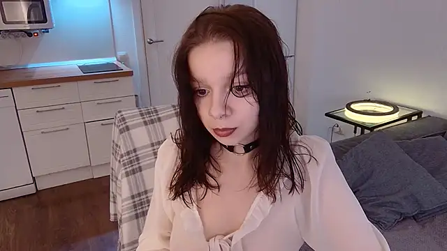 crystal lilith online show from November 1, 2025, 12:43 pm