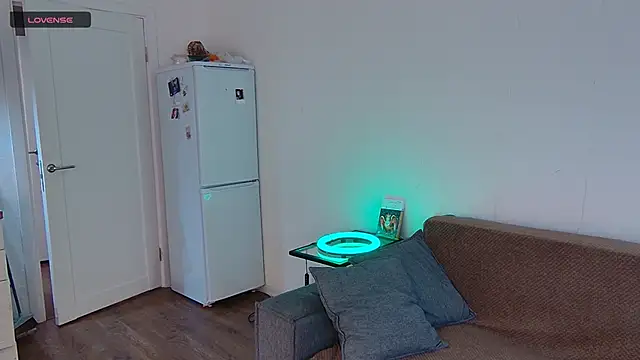 crystal lilith online show from October 25, 2025, 12:17 pm