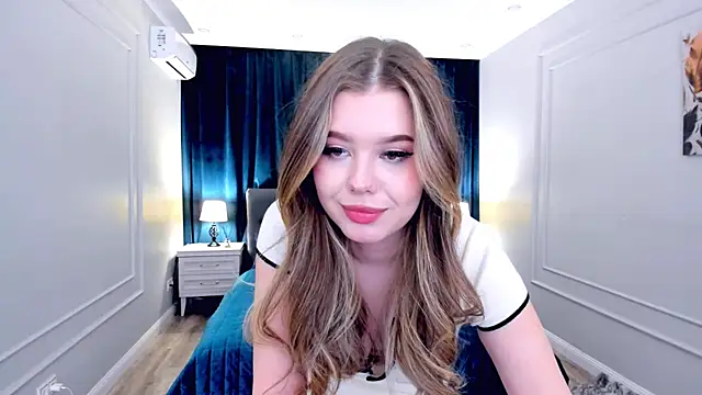 Snapshot of FollowLovee chatting on February 25, 2025, 11:37 pm FollowLovee online show from February 25, 2025, 11:37 pm